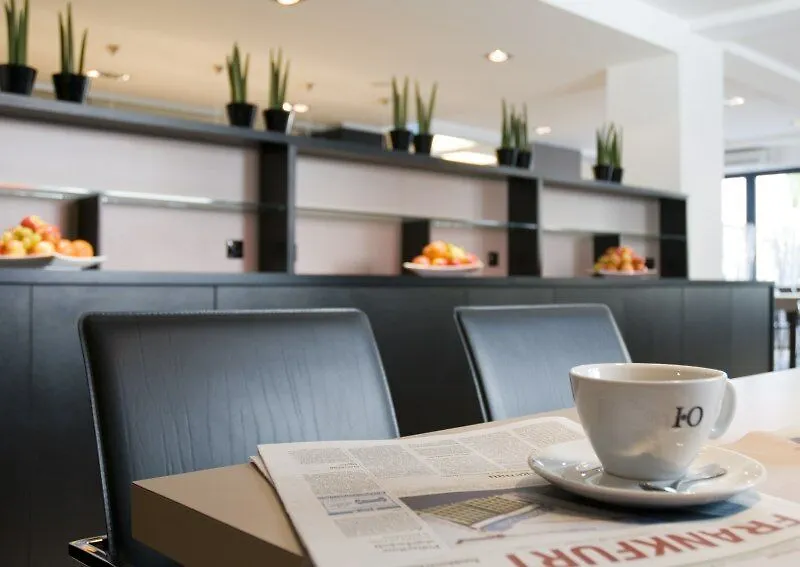 Pearl Design Hotel - Frankfurt City フランクフルト 4*,